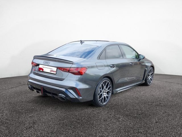 Audi RS3 Quattro S-Tronic Sedan