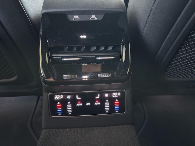 Audi A6 Avant Quattro S-Tronic