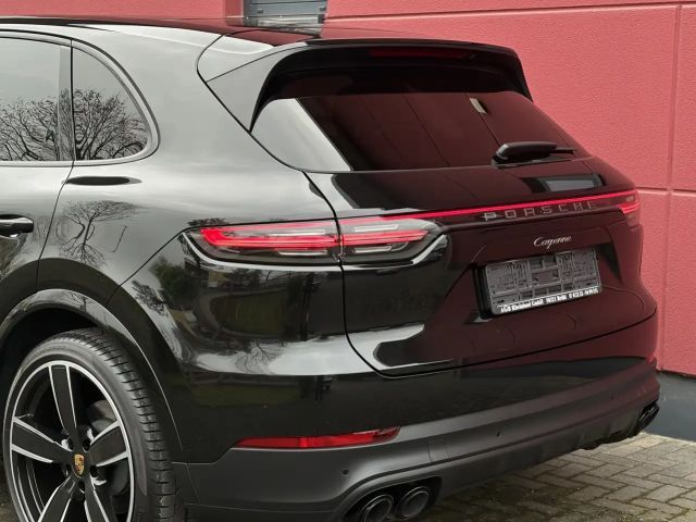 Porsche Cayenne Platinum Edition