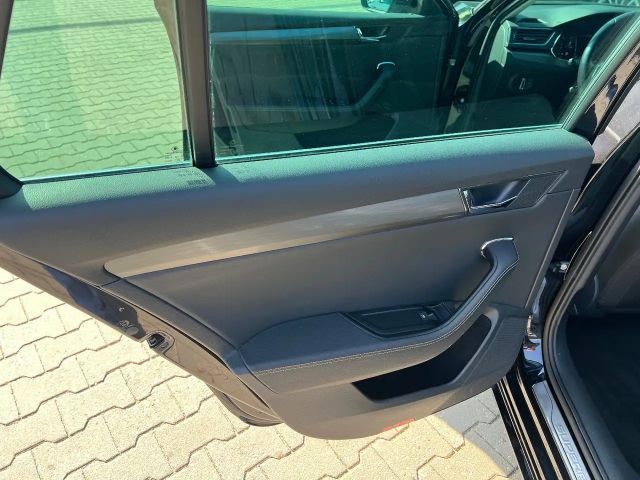 Skoda Superb 2.0 TDI Combi Style Style