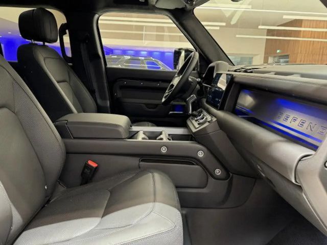 Land Rover Defender 110 Black Pack