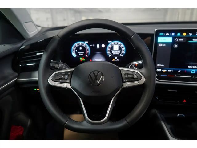 Volkswagen Passat 1.5 eTSI Business