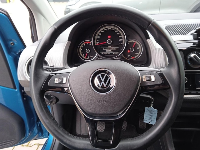 Volkswagen up! Active
