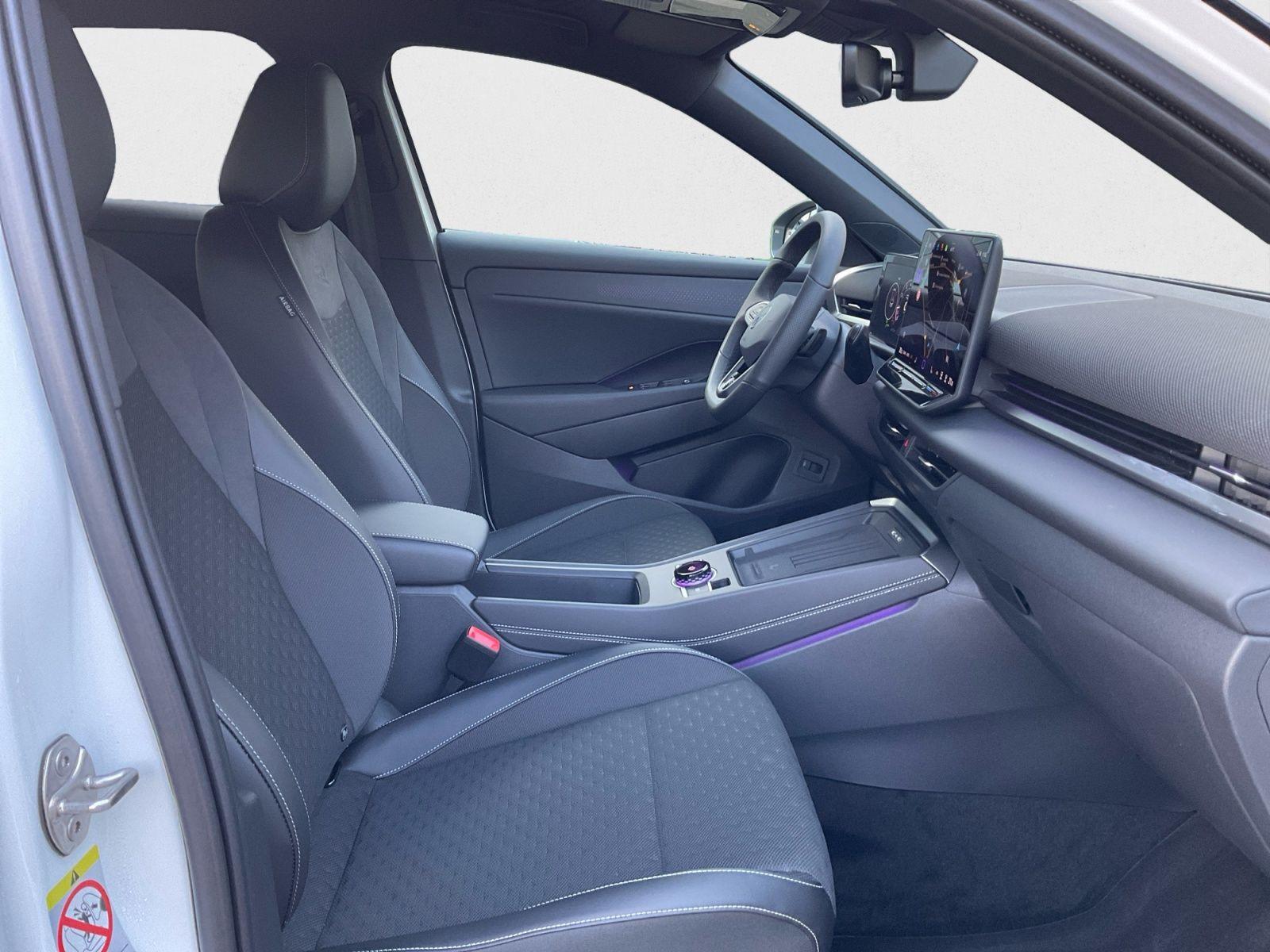 Volkswagen T-Roc 1.5 eTSI DSG R-Line