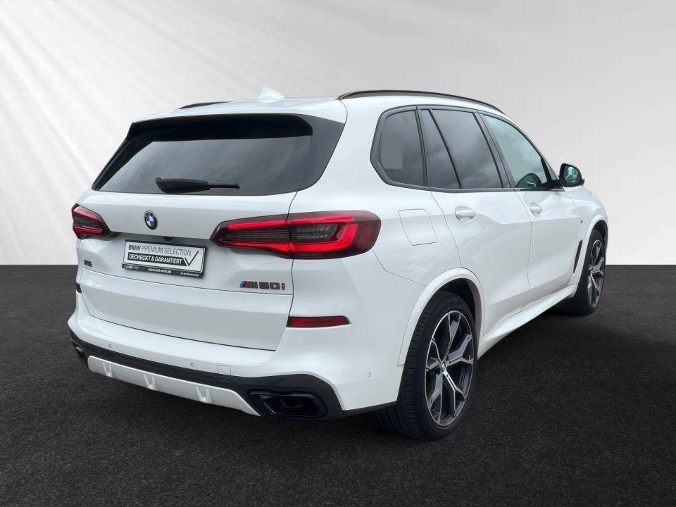BMW X5 M50i