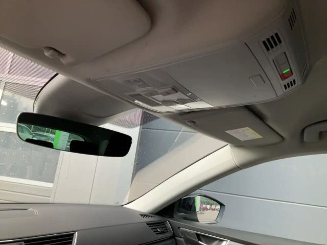 Skoda Superb 2.0 TDI Combi Style Style