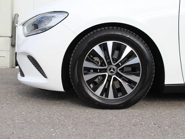 Mercedes-Benz B 180 Sedan