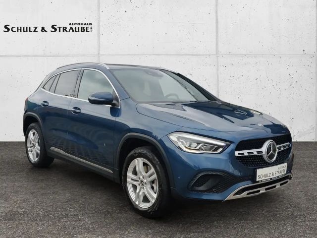Mercedes-Benz GLA 250 4MATIC Progressive