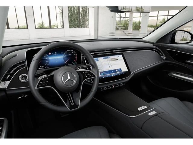Mercedes-Benz E 200 AVANTGARDE Sedan
