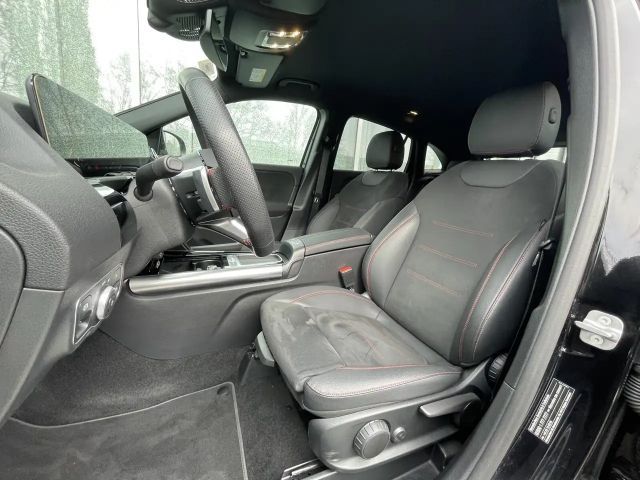 Mercedes-Benz GLA 200 AMG Line