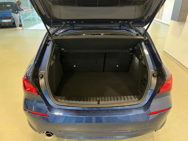 BMW 118 118i 5-deurs Sedan