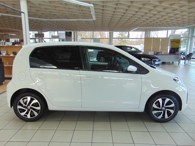 Volkswagen up! Move Move up!