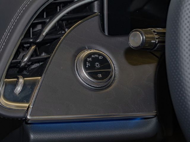 Mercedes-Benz E 200 Sedan