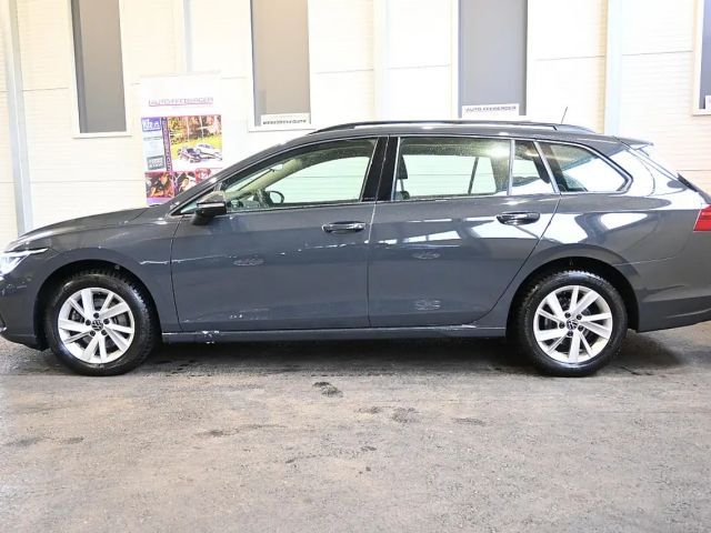 Volkswagen Golf Life Variant