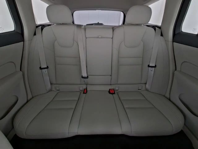 Volvo V60 Cross Country AWD Plus