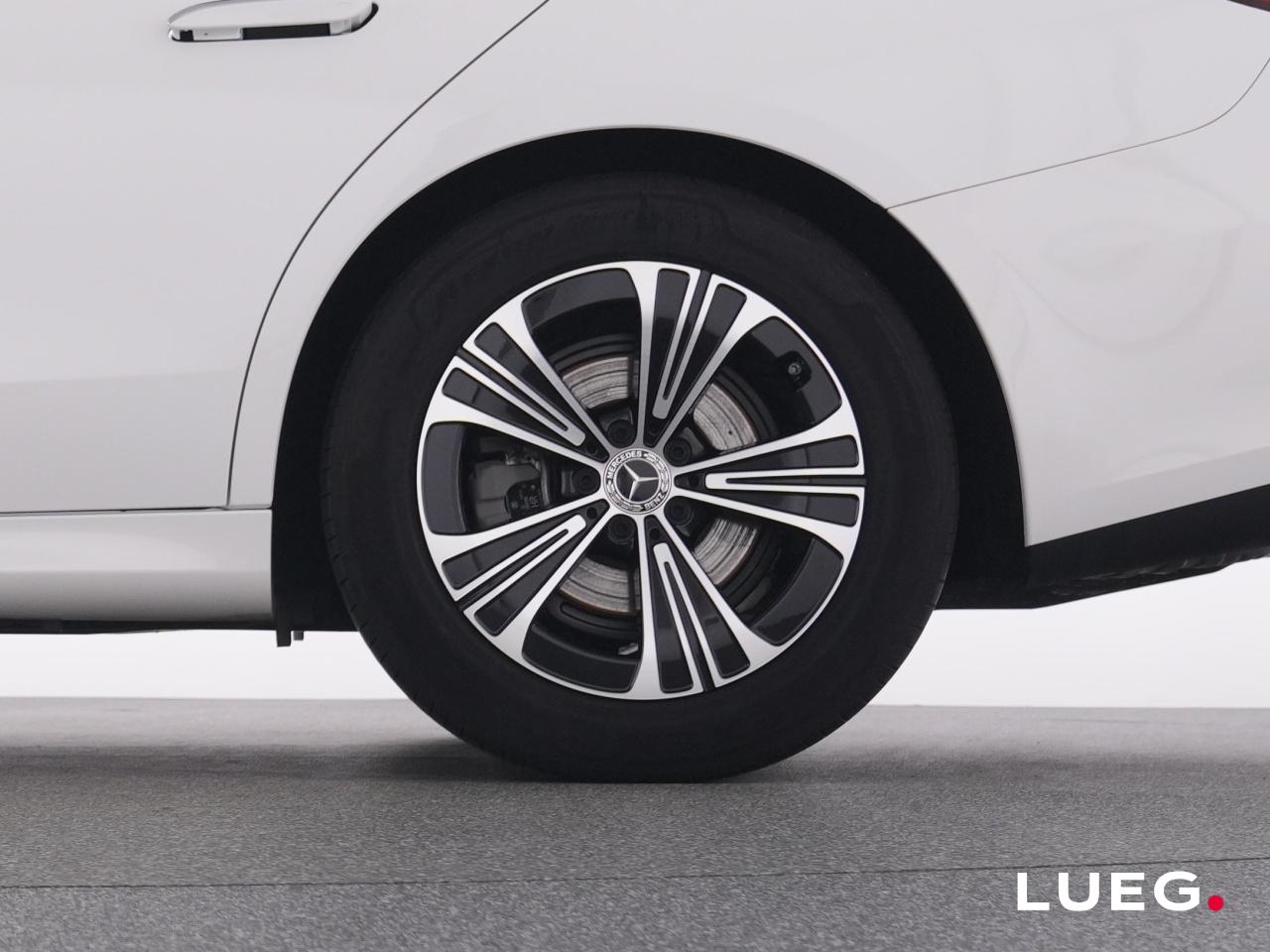 Mercedes-Benz E 200 AVANTGARDE Estate