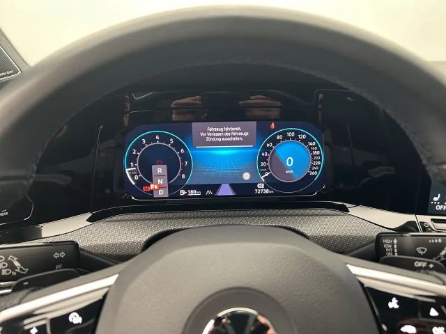 Volkswagen Golf 1.5 eTSI DSG IQ.Drive R-Line