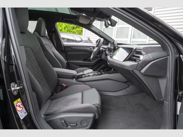 Audi A6 Avant Quattro S-Tronic