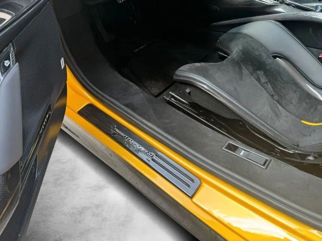 Ferrari SF90 Assetto Fiorano Stradale