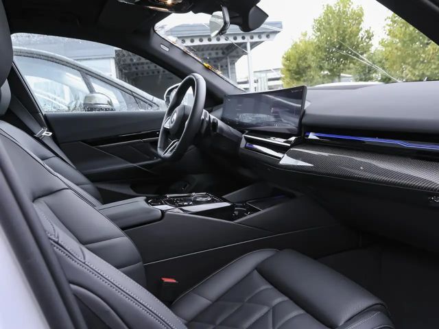 BMW 520 520i M-Sport Sedan