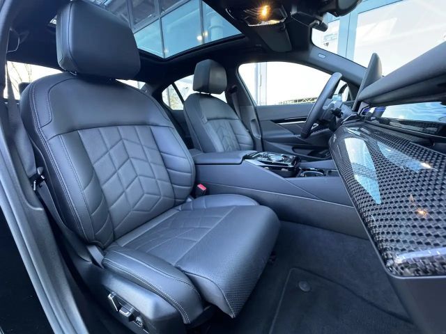 BMW 520 520i M-Sport Sedan