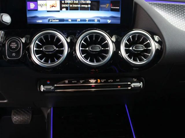 Mercedes-Benz GLA 200 Progressive