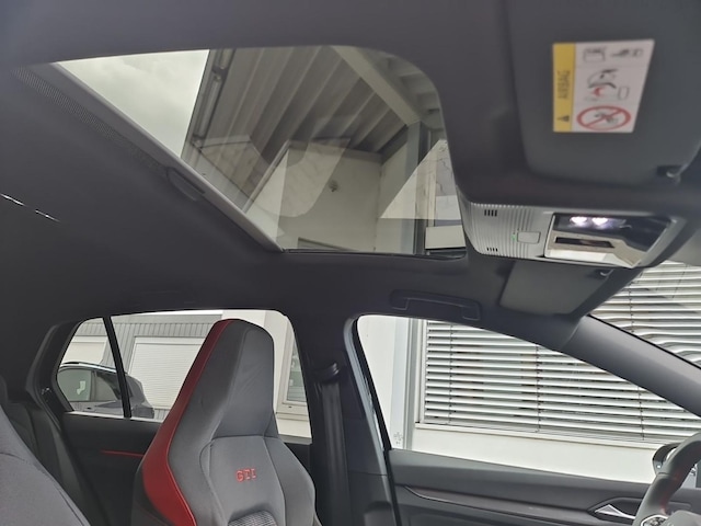 Volkswagen Golf 2.0 TSI