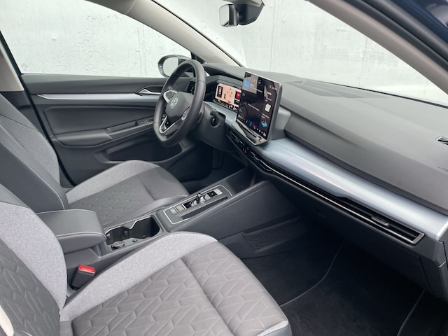 Volkswagen Golf 1.5 eTSI DSG Golf VIII IQ.Drive