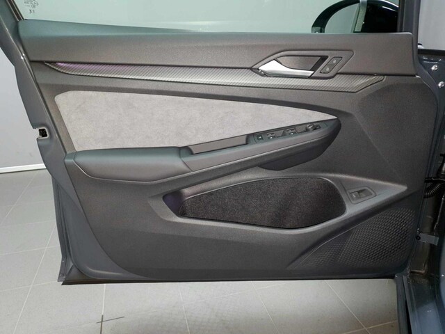 Volkswagen Golf 2.0 TSI R-Line Variant