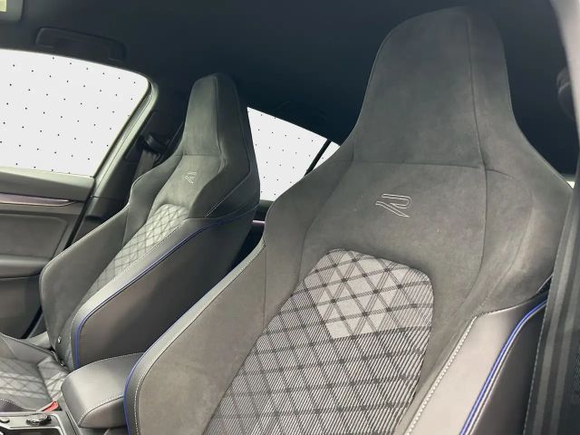 Volkswagen Golf 2.0 TDI DSG IQ.Drive R-Line