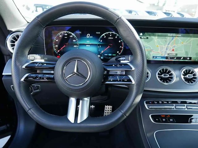 Mercedes-Benz E 300 AMG Line Cabriolet