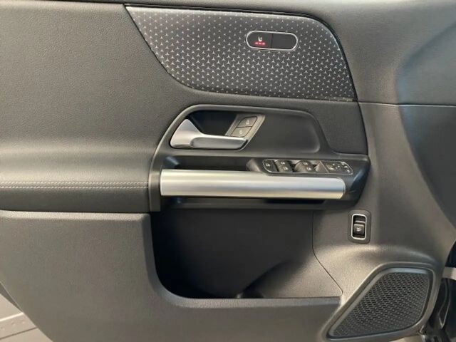 Mercedes-Benz B 180 Progressive