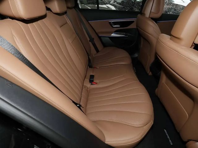 Mercedes-Benz E 220 AMG Line E 220 d Sedan