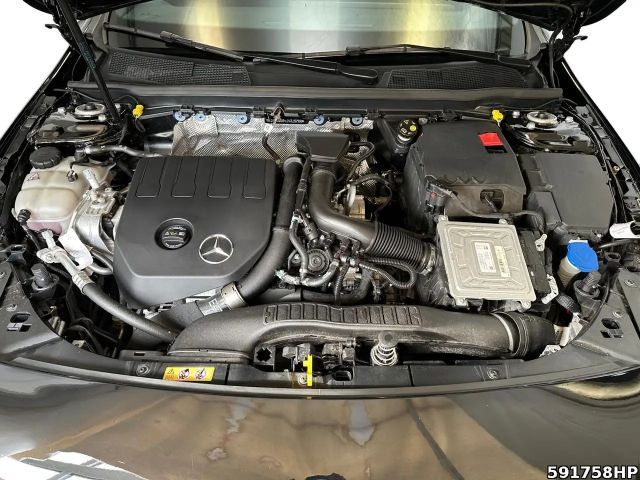 Mercedes-Benz CLA 180 AMG Line