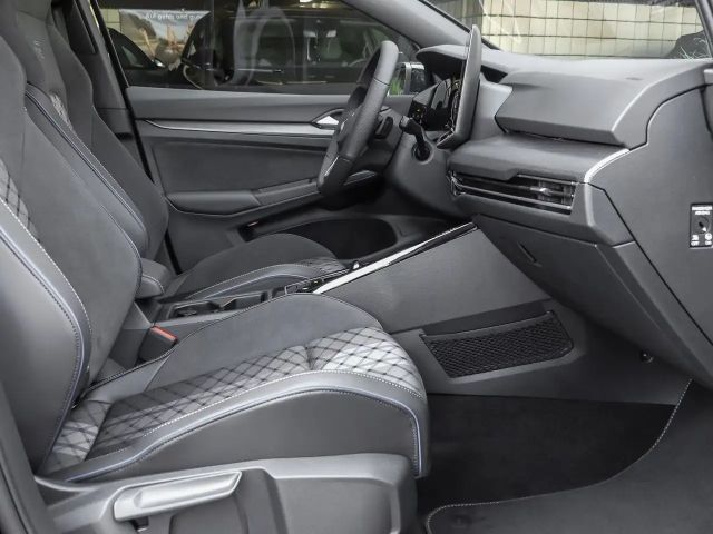 Volkswagen Golf 1.5 eTSI R-Line