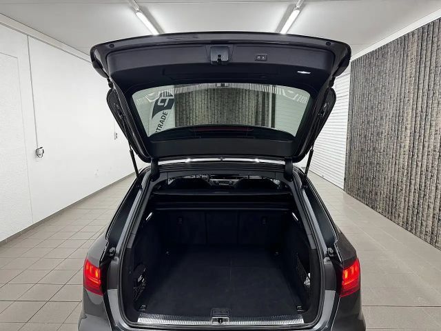 Audi A4 40 TFSI Avant Quattro S-Tronic