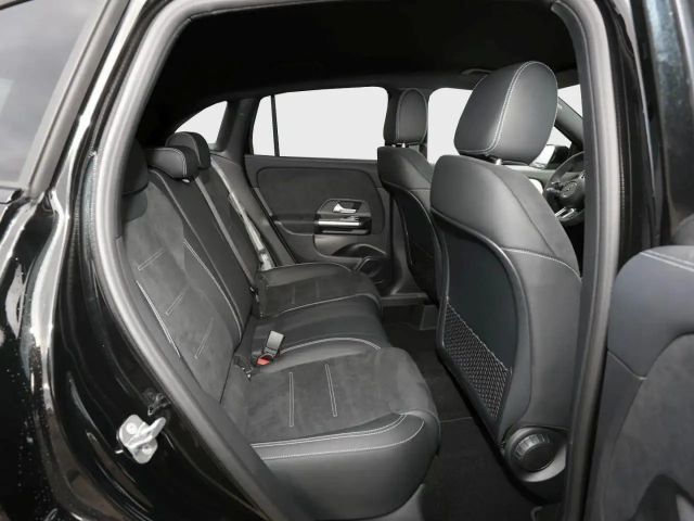 Mercedes-Benz GLA 200 AMG Line