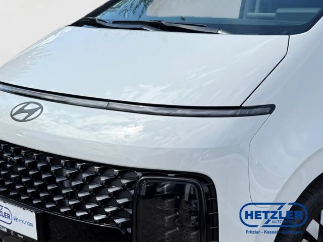 Hyundai Staria Signature