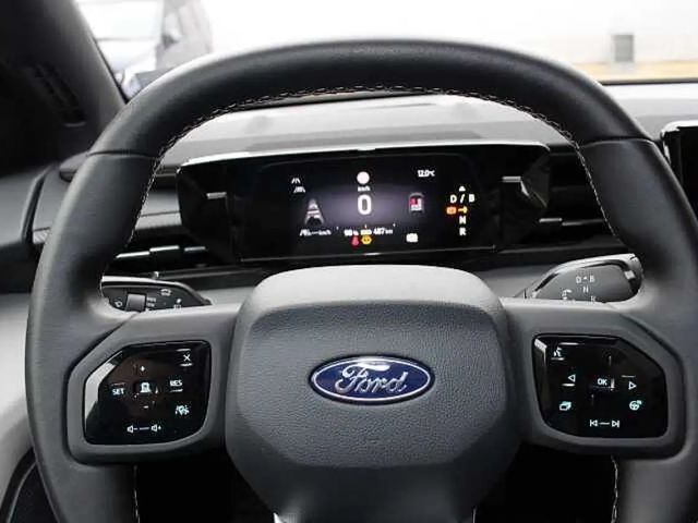 Ford Explorer Premium RWD