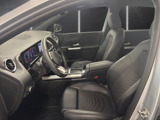 Mercedes-Benz B 200 Progressive Sedan