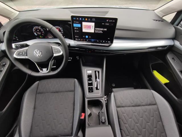 Volkswagen Golf 1.5 eTSI DSG