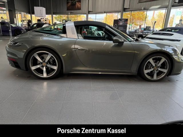 Porsche 992 4 Coupé Targa