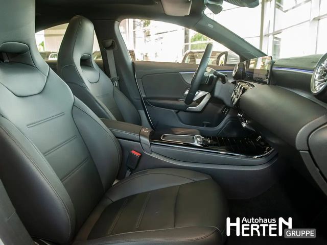 Mercedes-Benz CLA 180 Coupé