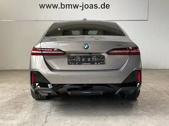 BMW i5 Sedan