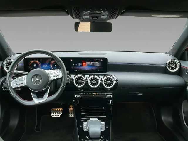 Mercedes-Benz A 250 A 250 e AMG Line