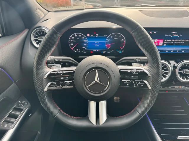 Mercedes-Benz GLA 200 AMG Line