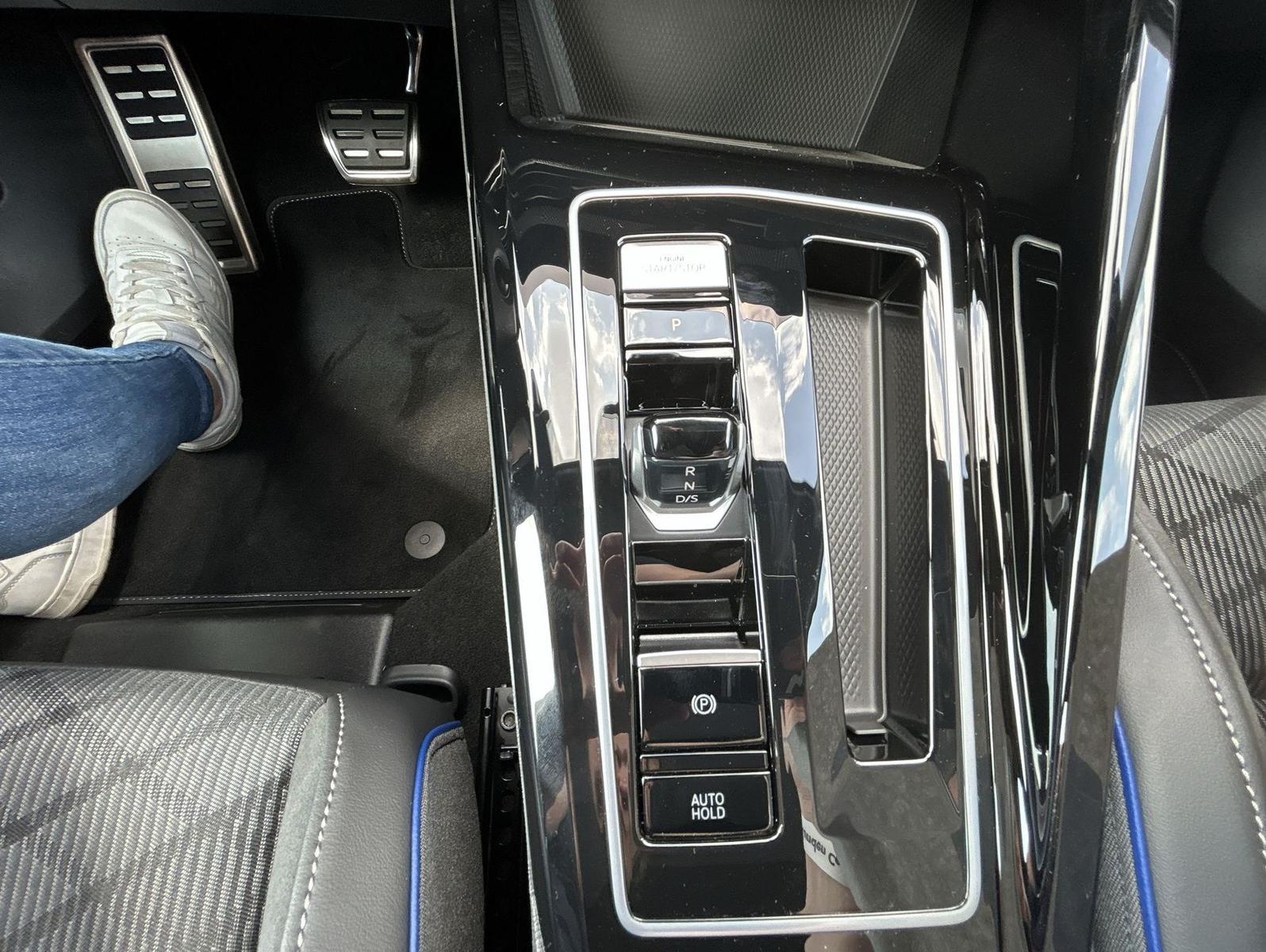 Volkswagen Golf 1.5 TSI DSG Golf VIII R-Line