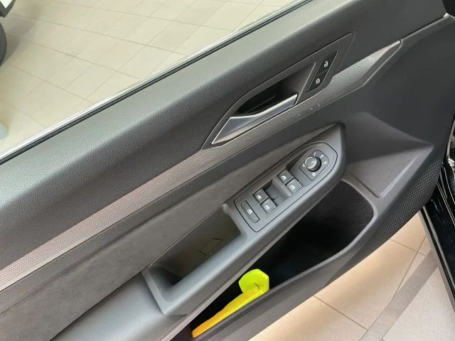 Volkswagen Golf Golf VIII IQ.Drive Style