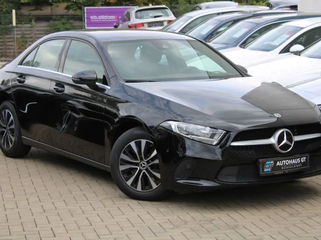 Mercedes-Benz A 200 A 200 d