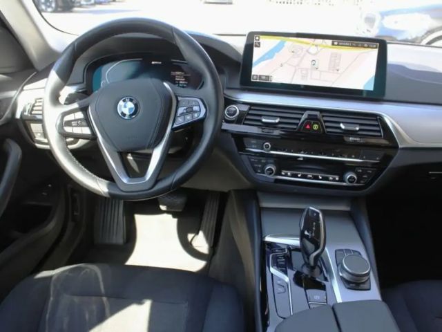 BMW 530 530e Sedan